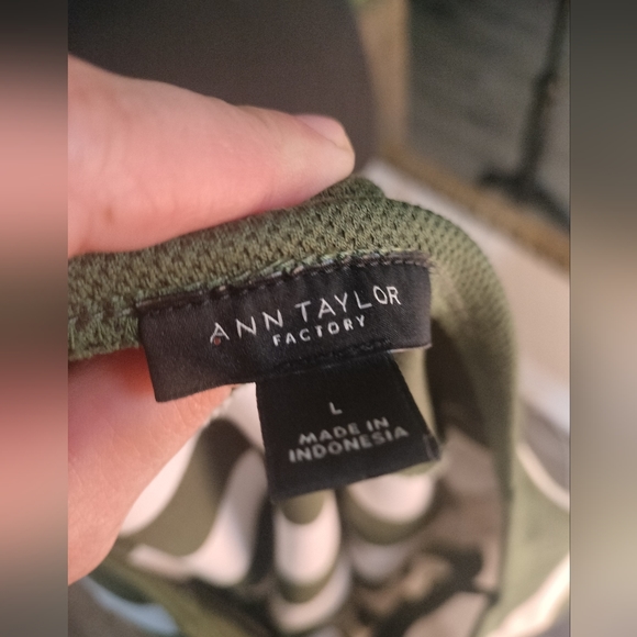 Vintage Ann Taylor boat neck top. Size Large. - Picture 3 of 3